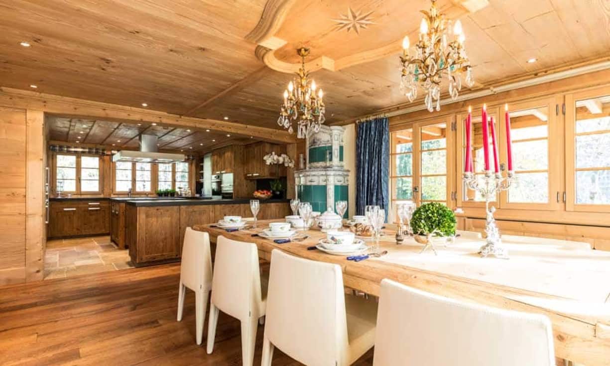 Das Chalet liegt im Saanenland inmitten im Berner Oberland. Preis: 17'600'000.- Quelle und Bilder: Engel & Völkers