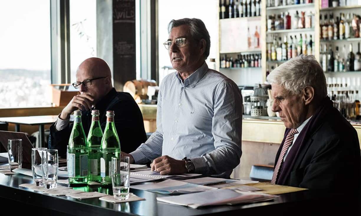 Christian Dreyer (l.) ist Geschäftsführer der CFA Society Switzerland, der führenden Vereinigung von Anlageprofis mit dem international renommierten Abschluss als CFA Charterholder. Seine Organisation setzt sich unter anderem für ethische Standards in der Finanzbranche ein. Kurt Haug (mitte) ist Senior Partner bei der unabhängigen Vermögensverwaltung Huber & Partner. Rudolf Strahm (r.), Ökonom, ist Kolumnist sowie ehemaliger Nationalrat und Preisüberwacher.