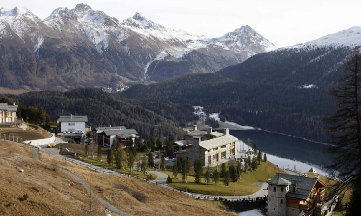 Platz 2: St.Moritz
In St.Moritz zahlen Touristen für eine Nacht durchschnittlich 177 Franken. Damit kostet das Übernachten in St.Moritz weltweit am zweitmeisten. Auffällig: Im 150-Städte-Ranking lassen sich nur 19 Metropolen finden, in denen der durchschnittliche Airbnb-Preis unter dem Durchschnittspreis aller Unterkünfte liegt. Nicht so in der Schweiz: In St.Moritz kostet eine Übernachtung in einer Airbnb Unterkunft durchschnittlich 165 Franken.