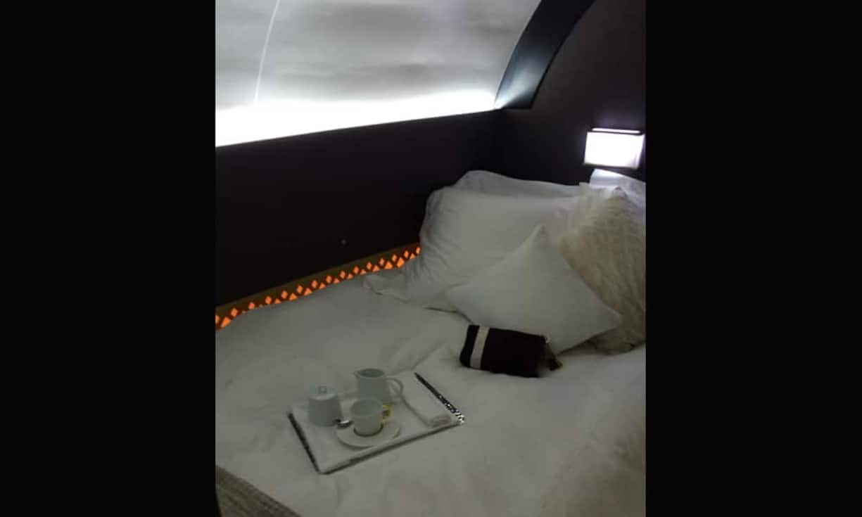 Das Schlafzimmer bietet ausreichen Platz für zwei.