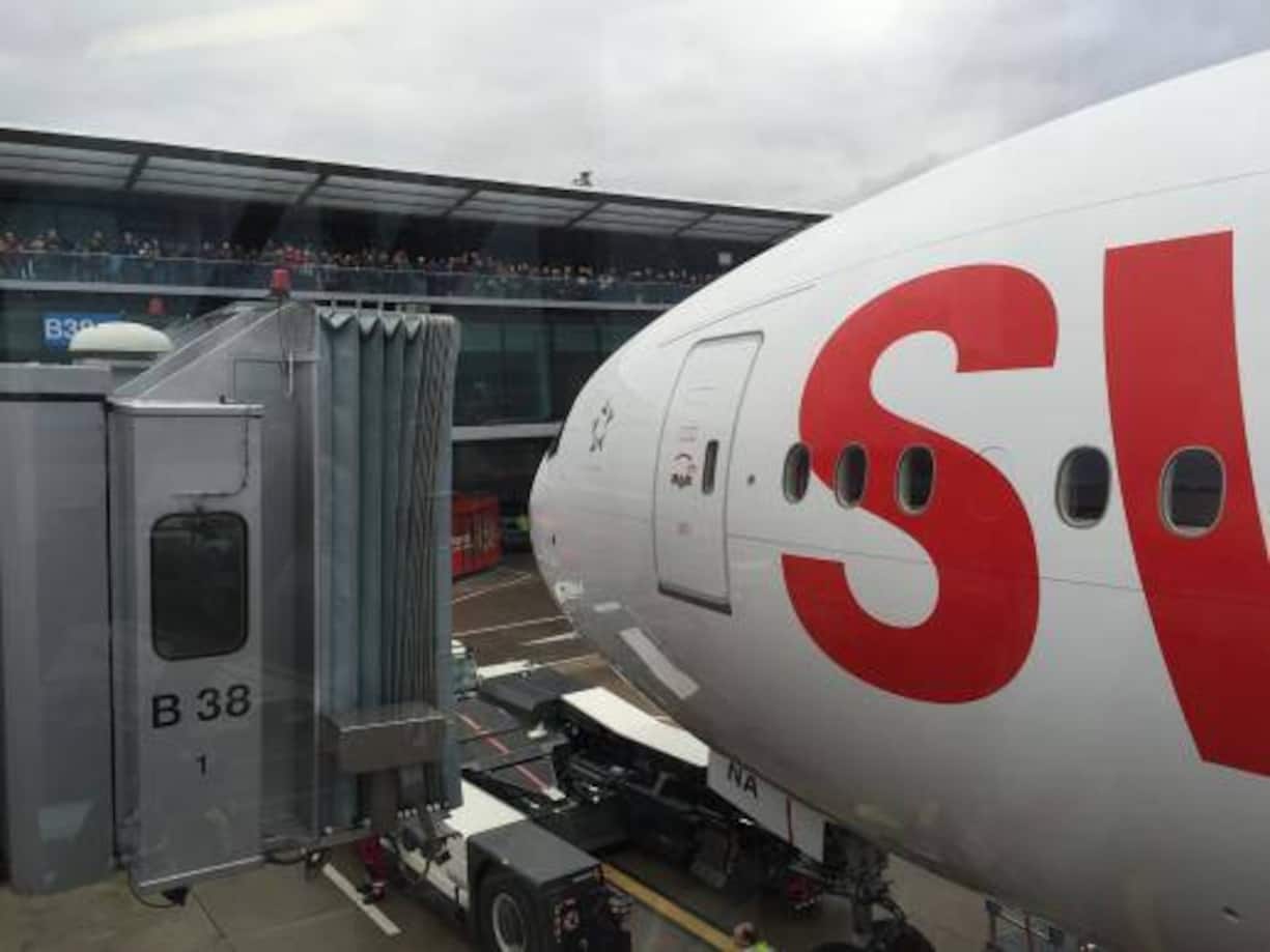 Das neue Flaggschiff der Swiss ist gelandet. Sie dockte am Gate B38 an. Das sind die ersten Eindrücke: