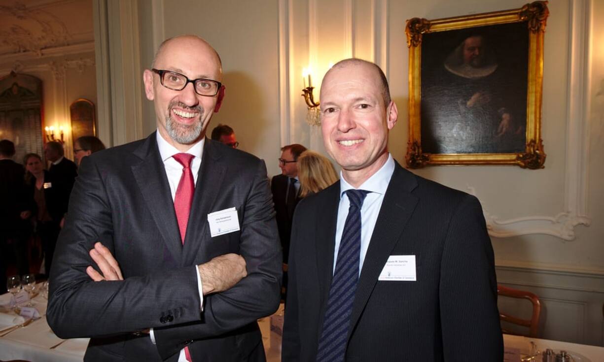 Jörg Kampmeyer, CFO, Hilti AG;
Jacques W. Sanche, CEO, Bucher Industries AG
