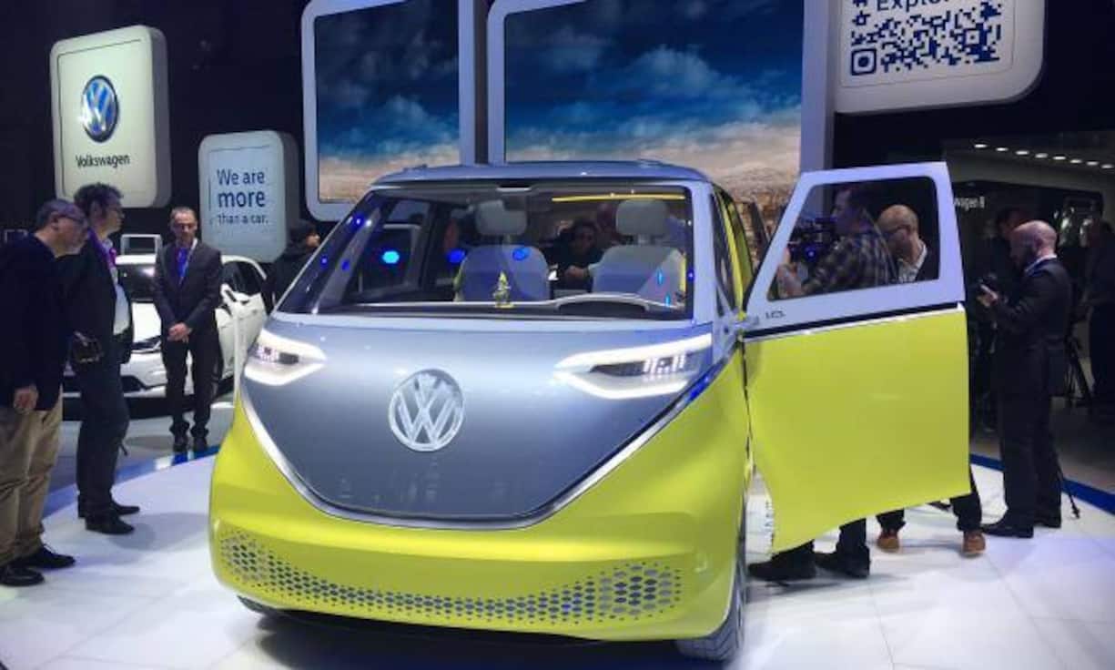 Ein Hingucker: Der Bully «Buzz». Das Konzeptauto kann von der Idee her selbstständig fahren. Es wurde im Januar zum ersten Mal präsentiert. Der putzige Elektro-Van hat sieben Sitzplätze und Kameras statt Rückspiegel.