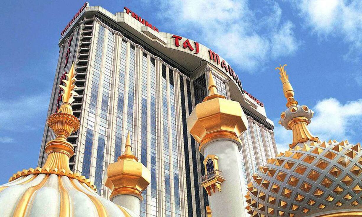 Die teuersten Bauten der Welt:Platz 19: Trump Taj Mahal, Atlantic City — 1,9 Milliarden DollarUS-Präsidentschaftskandidat Donald Trump machte sich zunächst als Immobilien-Tycoon einen Namen. Sein Kasino an der Ostküste kostete 1,9 Milliarden Dollar. Das war allerdings vor 26 Jahren. Rechnet man die Inflation mit ein, legte Trump ein Vielfaches mehr für das Gebäude hin. Bilder: Keystone/Flickr/Wikimedia