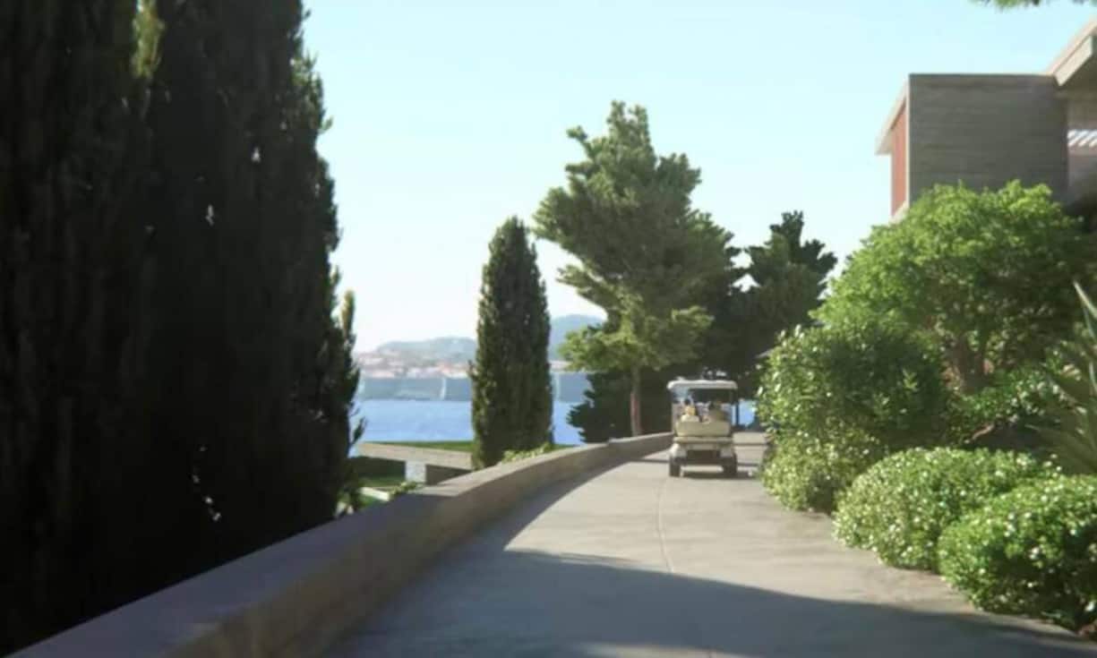 ... oder im Golf-Kart durch das Gelände.