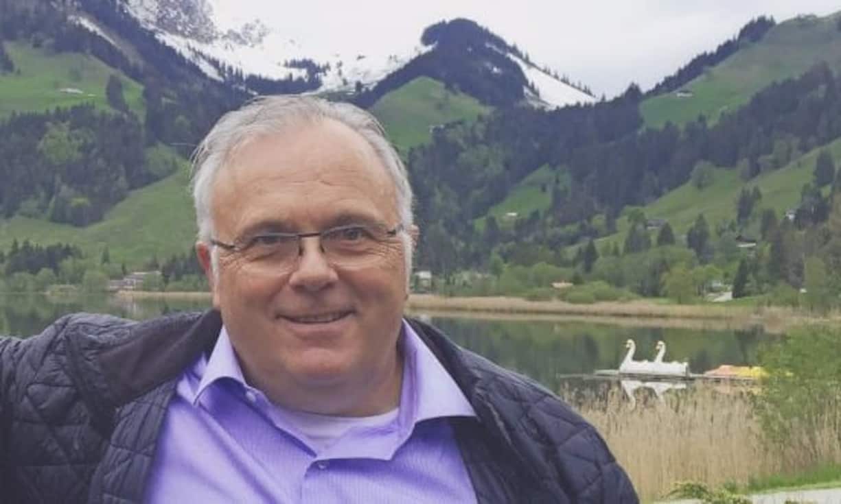 Das sind die Neuzugänge unter den 300 Reichsten:Beat Zaugg - 100 bis 150 Millionen Franken2015 hat Geschäftsführer Beat Zaugg 50,01 Prozent seiner Anteile an Scott für rund 135 Millionen Franken nach Südkorea verkauft. Zusammen mit Weggefährten hält er knapp die Hälfte der Aktien; Scott erwirtschaftet mit 1000 Mitarbeitern rund 560 Millionen Franken Umsatz. Einen Teil der Erlöse hat Zaugg wieder investiert, etwa bei Outdoorspezialist Transa .Twitter