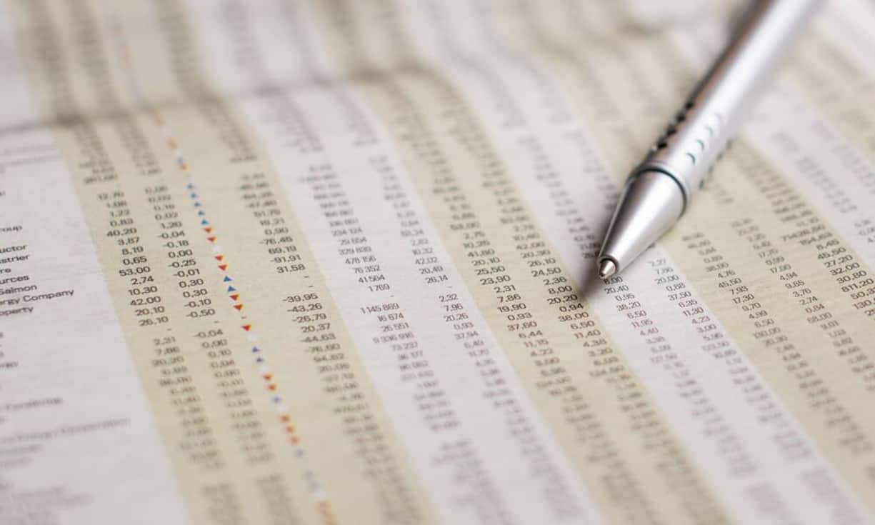 Ruhe bewahrenWer seine Obligationen für solide, langfristige Investments hält, sollte sich auch von starken Schwankungen nicht verunsichern lassen. Die Marktpreise spiegeln in Krisenzeiten nicht den wahren Wert wider. Solange eine Pleite des Emittenten kein Thema ist, besteht kein Grund zur Sorge, dass man die Zinsen und am Ende das Kapital nicht zurückerhält.Bilder: Keystone/Pixabay