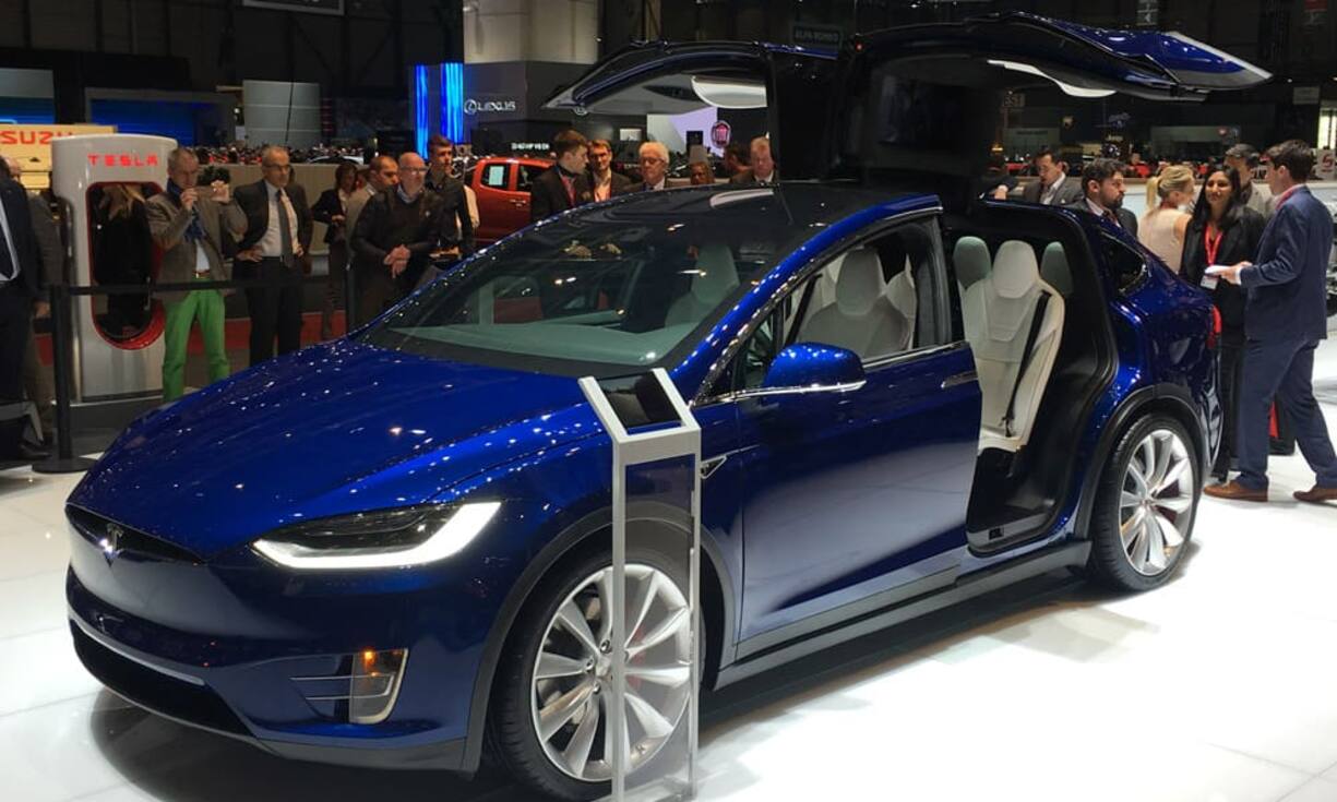 Das neue Modell - Tesla X – gibt es noch nicht zu kaufen. Es ist am Autosalon Genf das erste Mal in Europa zu sehen.