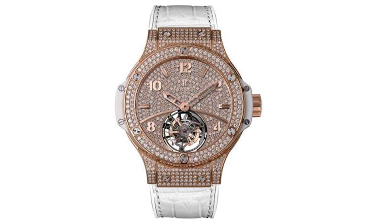 Sportlich und glamourös: Hublot Tutti Frutti Tourbillon Full Pavé mit 621 Diamanten (3,82 Karat) auf Zifferblatt und Gehäuse. Dazu das skelettierte Hublot-Werk mit Tourbillonhemmung und Handaufzug.