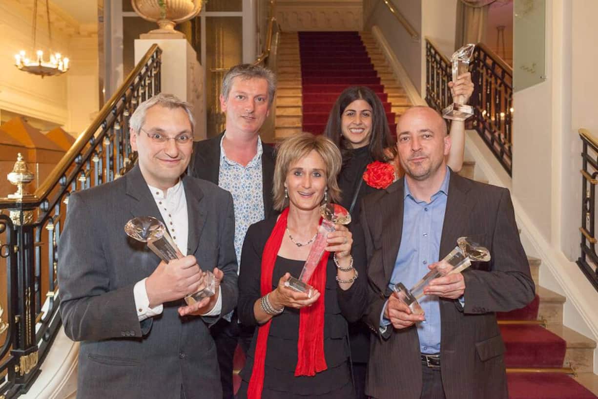 Die Preisträger mit ihren Diamanten; Joel Boissard, Fernsehen TSR1; Mark Henley, Fotograf; Sabine Lüthi, Radio DRS3; Nina Fargahi, NZZonline; Claude Ansermoz, 24heures + Tribune de Genève