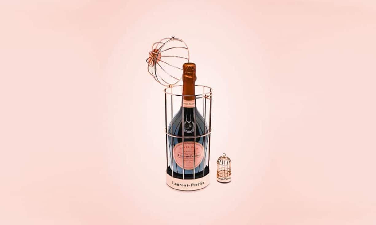 Laurent Perrier Brut Rosé
Nur kurze Zeit gefangen in einem goldigen Käfig, 99 Franken.