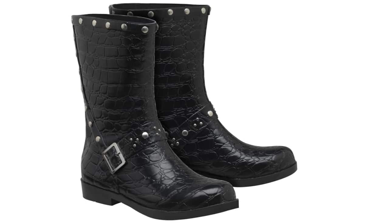 Rockig: Be Only
All die Frauen, die ohne Rock&Roll nicht leben können, sollten sich bei Manor diese Gummistiefel in Bikerstil besorgen. Preis 99 Franken