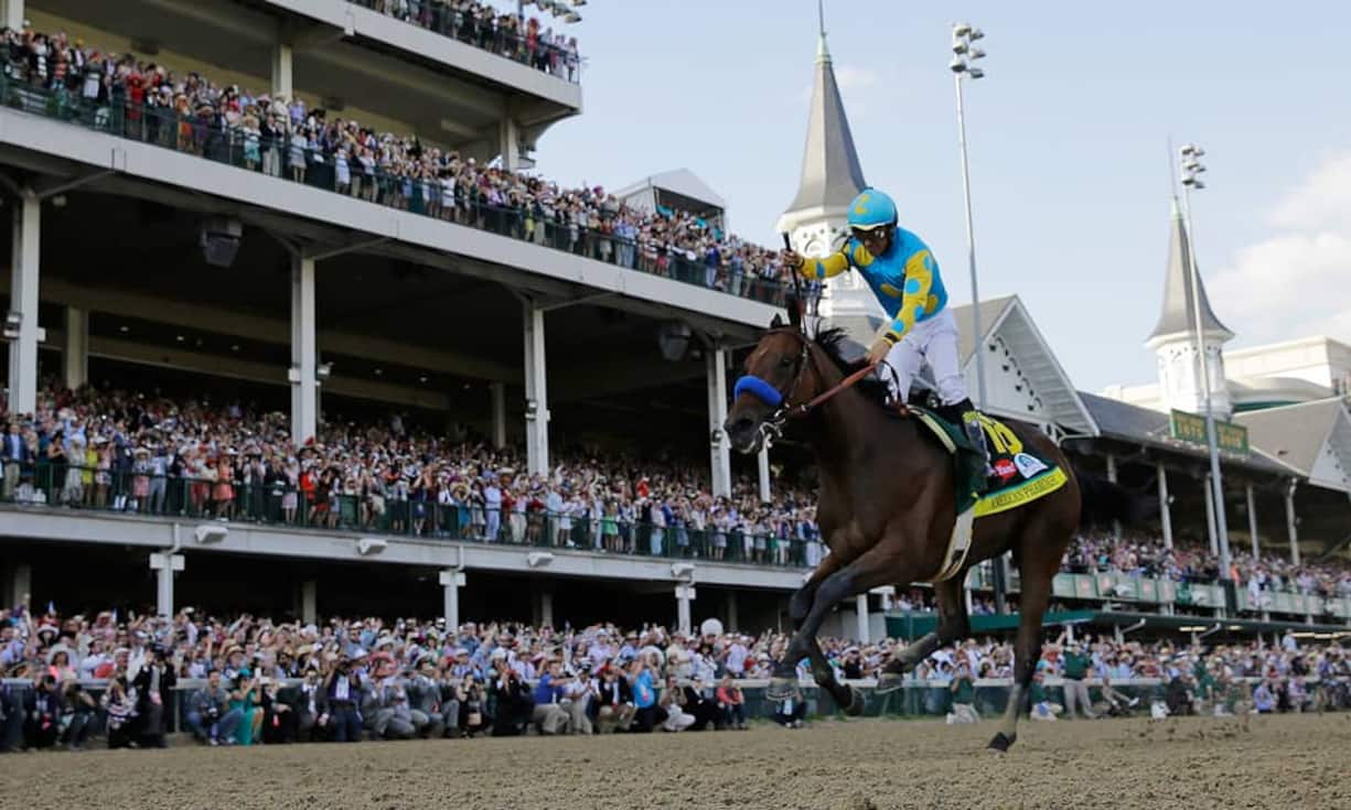 Das Kentucky DerbyDas jährliche Pferderennen, das seit 1875 in Louisville ausgetragen wird, hat sich in jüngster Zeit ein wenig zum Ballermann der US-Superreichen entwickelt. Man trifft sich hier zum Zocken und Partymachen. 90 Prozent der Jets kommen von innerhalb der USA. Zwischen 2012 und 2014 hat der private Flugverkehr um 15 Prozent zugenommen.