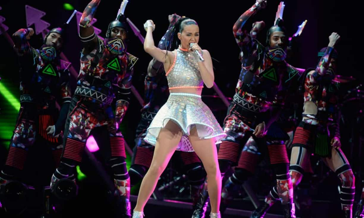 Platz 3: Katy Perry Das Siegertreppchen der bestbezahlten Stars der Welt eröffnet US-Sängerin Katy Perry mit 135 Millionen Dollar.