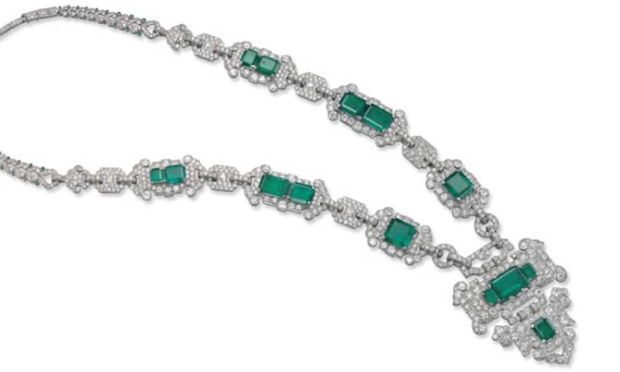 ...die mit Diamanten bestückte Halskette aus dem Jahr 1926 aus Smaragdsteinen (Preis zwischen 2,6 und 3,6 MIllionen Franken). (Bilder: Keystone/ZVG)