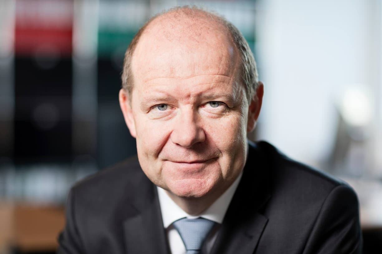 Portrait of Valentin Vogt, president of the Swiss federation of employers and president of the board of directors of Burckhardt Compressions, taken in Kloten, Switzerland, on January 25, 2016. (KEYSTONE/Gaetan Bally)Valentin Vogt, Praesident des Schweizerischen Arbeitgeberverbandes und Verwaltungratspraesident von Burckhardt Compressions, portraitiert am 25. Januar 2016 in seinem Buero in Kloten. (KEYSTONE/Gaetan Bally)