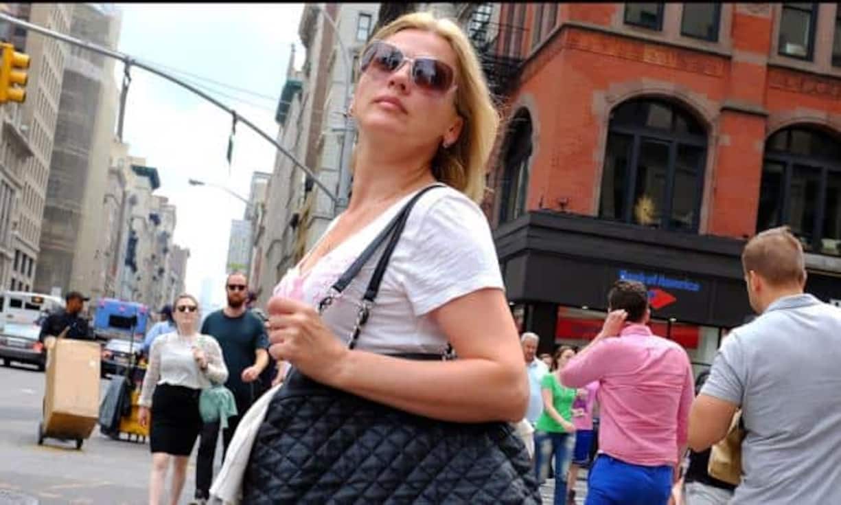 Platz 1  An der Spitze hält sich die Fifth Avenue in New York. Nirgends auf der Welt kostet die Ladenmiete mehr: 2614 Franken sind dort monatlich für jeden Quadratmeter zu zahlen. 
CC/flickr/Steven Pisan/andere Bilder: Keystone