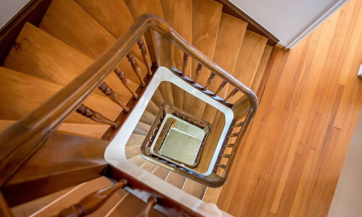 Die Stadt Zürich erreicht man von Kilchberg aus mit dem öffentlichen Verkehr in etwa 15 Minuten. Der Steuerfuss lag 2013 bei 76 Prozent. Die Liegenschaft verfügt über einen...