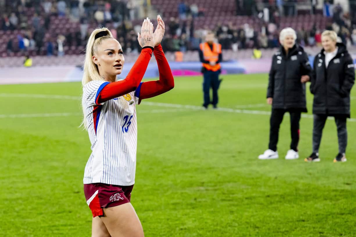 Name Alisha Lehmann Alter 26 Verein Juventus Turin Karriere Erfolgreich als Sportlerin und Influencerin, acht Tore in 59 Spielen für das Schweizer Team. Fans von Aston Villa wählten sie zur beliebtesten Spie­lerin der Saison 2023.