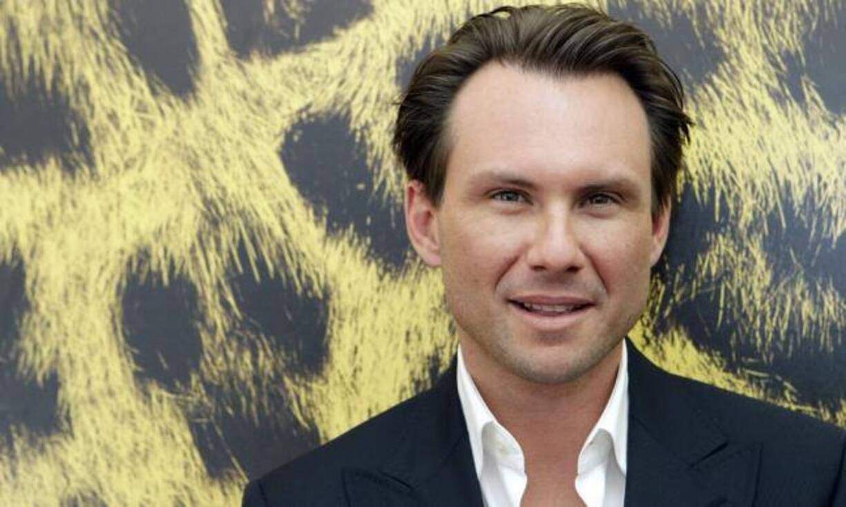 Der amerikanische Schauspieler Christian Slater ist bekannt durch zahlreiche TV-Serien und Filme wie «Robin Hood - König der Diebe» oder «Interview mit einem Vampir». Christian Slater führte von 1996 bis 1997 ein Kundenkonto bei der HSBC. Seine genauen Aktivitäten sind nicht bekannt.