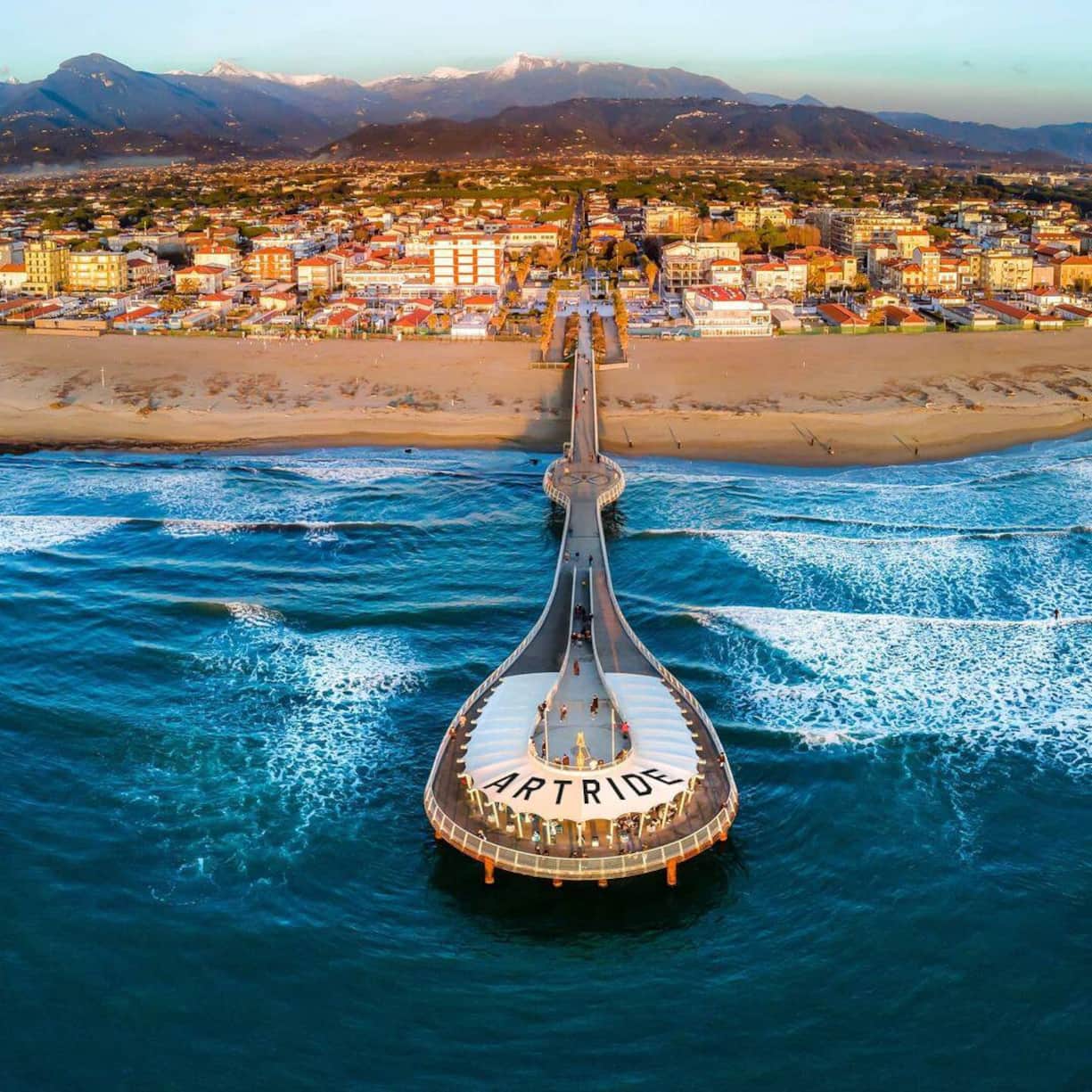 Luftaufnahme Artride, Wheels and Waves