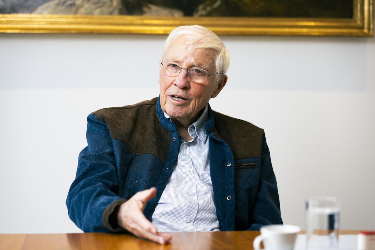 Blochers Medienimperium umfasst 23 Gratiszeitungen mit einer Gesamtauflage von 700'000 Exemplaren.