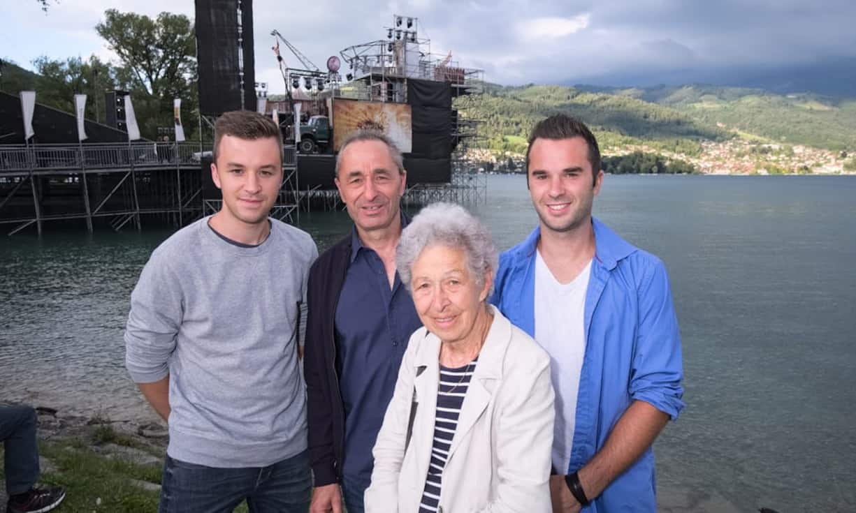 Drei Generationen Zirkus Monti:
Mario Muntwyler;
Johannes Muntwyler;
Hildegard Muntwyler;
Tobias Muntwyler