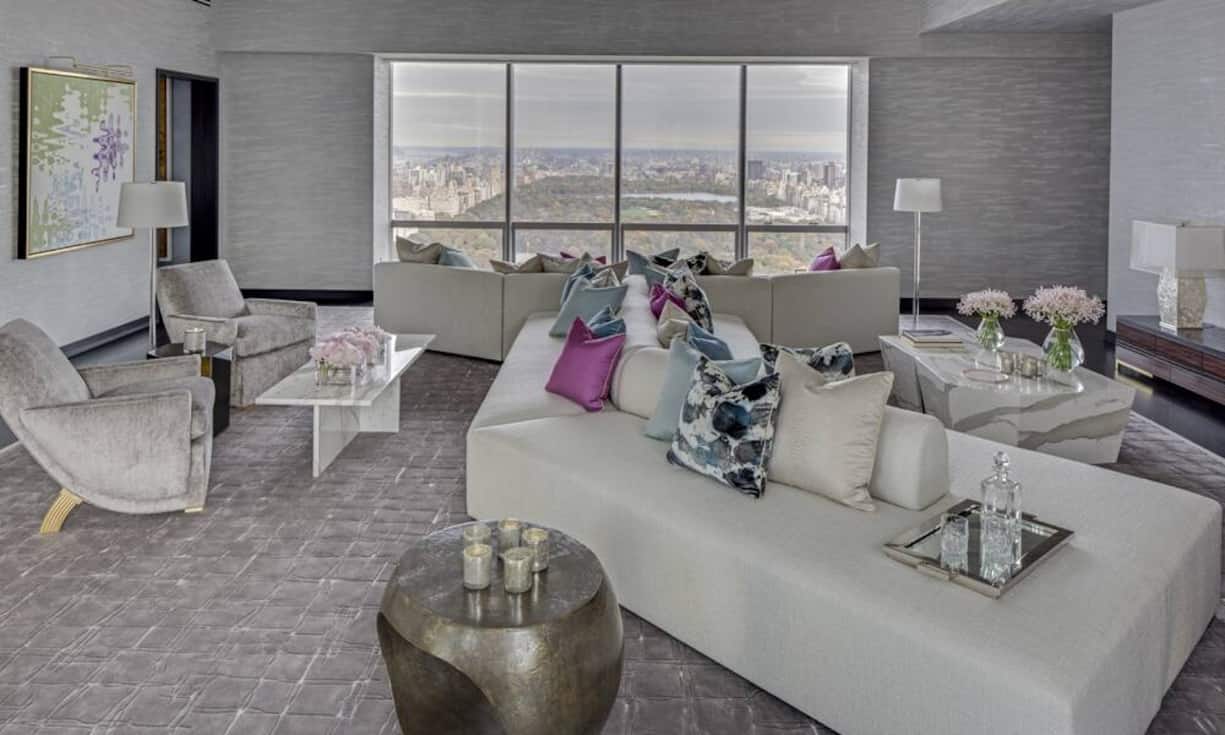 Für eine Wohnung im Luxusturm «One57» hat ein Unbekannter nun erstmals die Rekordsumme von 100,5 Millionen Dollar hingeblättert. Von dem Penthouse der Superlative gibt es jedoch keine Bilder. Das Bild zeigt den Wohnbereich eines Appartements, das sich im 58.Stock des «One57» befindet.Marco Ricca/Extell Development
