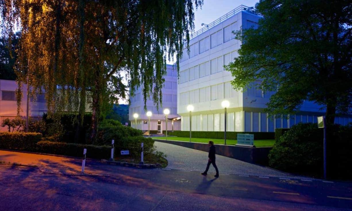 Ebenfalls keine Veränderung auf Platz 2: Der Rohstoffhändler Glencore bringt es mit 50'000 Beschäftigten im vergangenen Jahr auf 215,7 Milliarden Franken Umsatz.Bloomberg