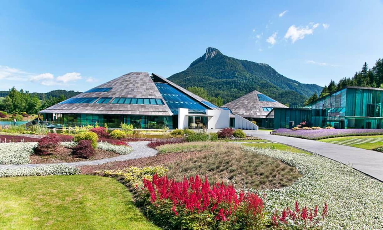 Das Headquarter steht im österreichischen Fuschl am See. Jos Pirkner, ein mit Mateschitz befreundeter Künstler, hat das Headquarter geplant. Es besteht aus Glas und Granit und hat die Form eines Vulkans. Im Vulkan ist das Marketing, die wichtigste Abteilung von Red Bull, untergebracht. Toni Anzenberger