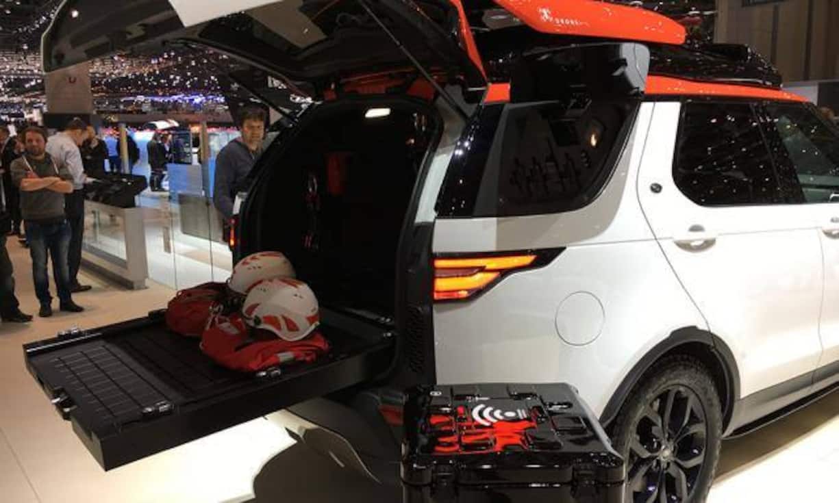 Das Flugobjekt kann in Krisengebieten zur Luftaufklärung genutzt werden, um sich einen ersten Überblick der Lage zu verschaffen oder Opfer aufzuspüren.