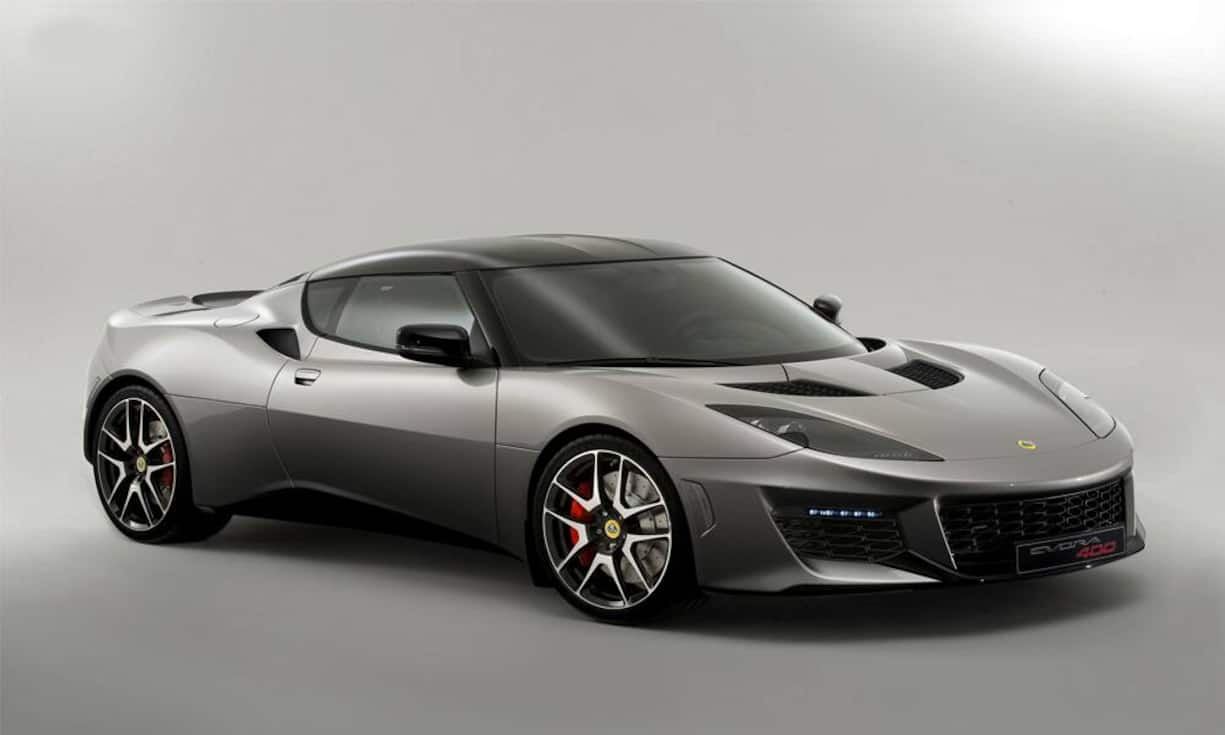 Weniger Gewicht, mehr Power, das ist die Formel für den neuen Lotus Evora 400. Das Mittelmotor-Coupé mit 406 PS kommt im August und wird etwa ab 105'000 Franken erhältlich sein.