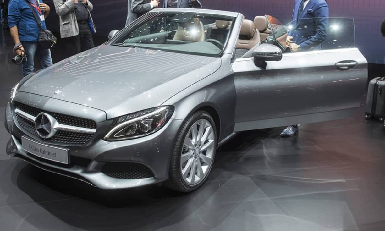 Mit dem neuen Mercedes C-Class Cabriolet bietet Mercedes erstmals ein Cabrio für die C-Klasse an.