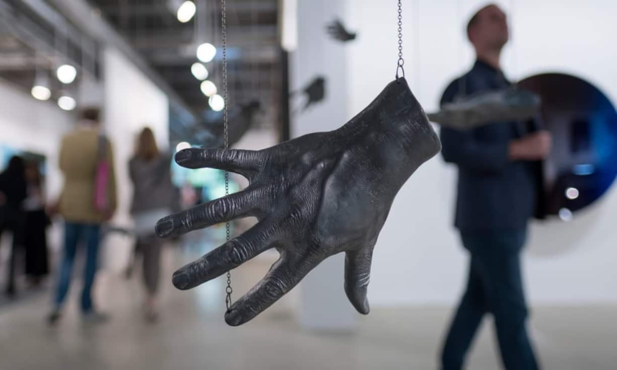 Art BaselBei der Kunstmesse in Basel treten sich die Ultra-Reichen förmlich auf die Füsse. Gilt es doch, einen Gauguin für's Badezimmer zu ergattern und sich auf den zahlreichen exklusiven Partys blicken zu lassen. Auch hier ist ein Verkehrszuwachs von 12 Prozent zu verzeichnen.