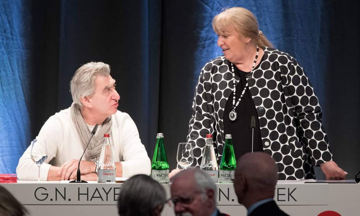 CEO: Hayek-Pool
Unternehmen: Swatch Group
Anzahl Aktien: 62'136'850
Der Hayek-Pool kontrolliert insgesamt 40,1 Prozent der Stimmrechte
Dividende: 83'884'700 Franken