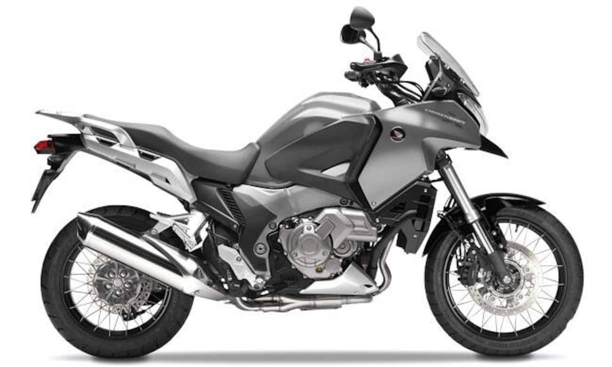 Für den eiligen Touristen: Es muss nicht immer die Wüste sein: Wem die BMW GS zu sehr auf Abenteuer macht, der sollte sich die Honda Crosstourer anschauen. Kürzere Federwege, ein V4-Motor mit mächtig Druck. Dieser Reisedampfer für Asphaltstrassen freut sich über Zwischenspurts. 18 590 Franken.