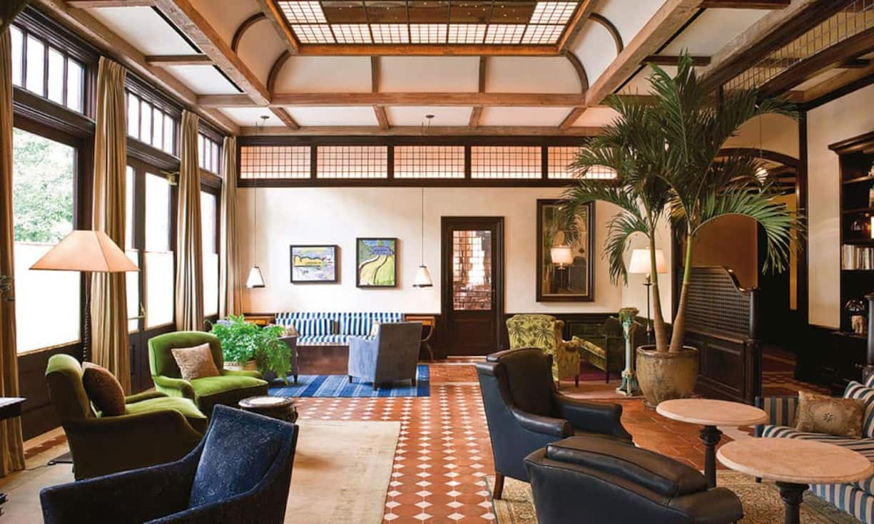 Platz 1: The Greenwich Hotel, New York.The Greenwich Hotel setzt den neuen Goldstandard und erfüllt alle wichtigen Kriterien: Eine einzigartige Atmosphäre, eine gute Vernetzung mit dem Standort und ein intuitives Hotelteam, das flexibel und einfühlsam auf die Gästebedürfnisse eingeht.Die vollständigen Listen des BILANZ-Hotel-Ratings 2015 finden Sie hierBilder: PR