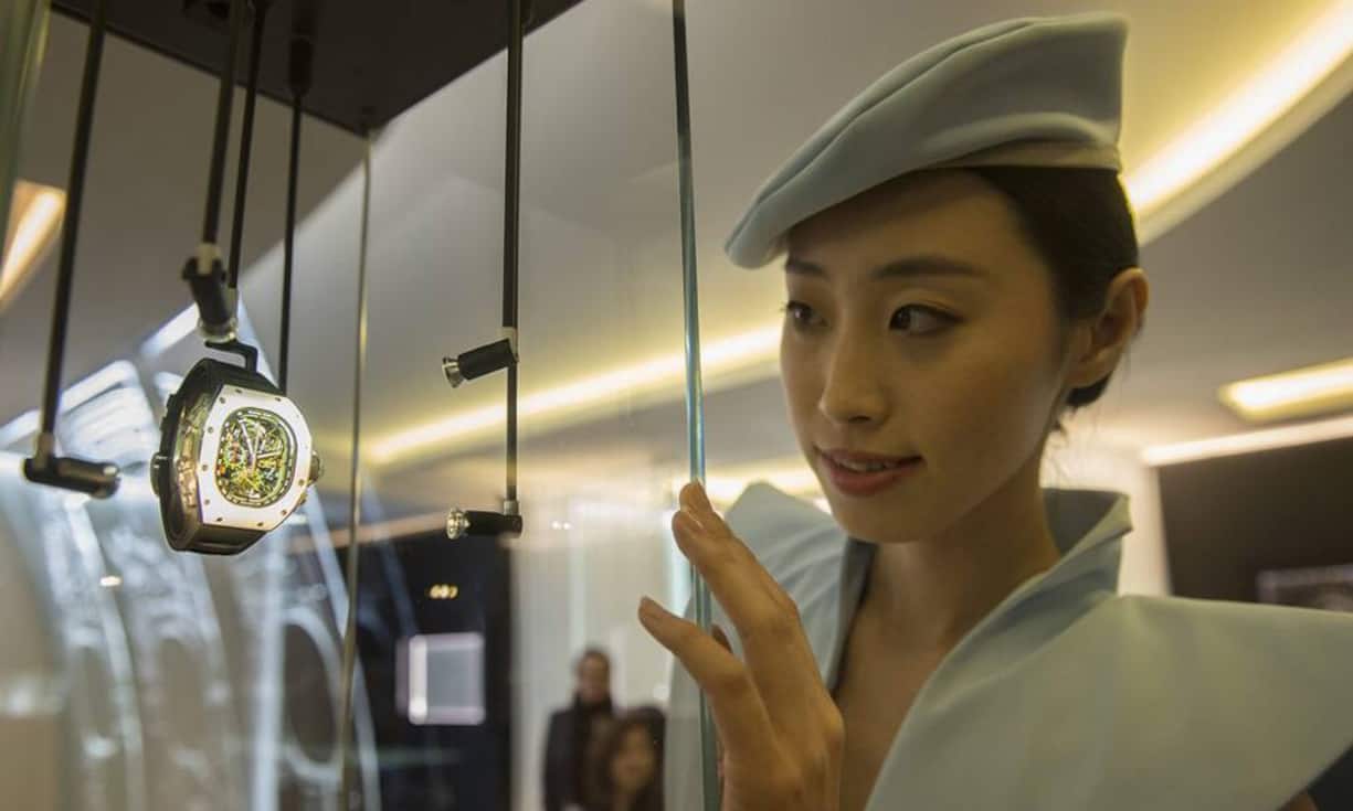 Zudem entwickeln sich die Verkäufe wegen der Unsicherheiten in China auch in Asien schleppender.