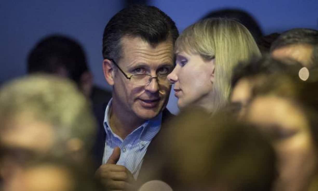 Da die Zeit knapp bemessen ist, tauschen sich Ex-SNB-Chef Philipp Hildebrand und Margarita Louis-Dreyfus auch während der «Crystal Award»-Zeremonie aus. Louis-Dreyfus ist die Chefin der «Louis Dreyfus Commodities» und wie Hildebrand von Blackrock im Finanzdienstleistungssektor tätig.