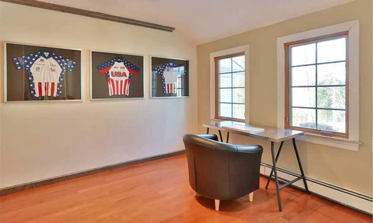 Schon fast spartanisch mutet diese Schreib- und Denkecke an.