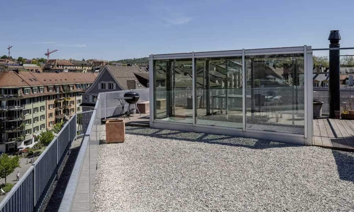 Die Liegenschaft befindet sich in Zürich Wipkingen, nur ca. 200 Meter von der Limmat entfernt.Preis: 2'495’000.-  
Quelle und Bilder: Engel & Völkers