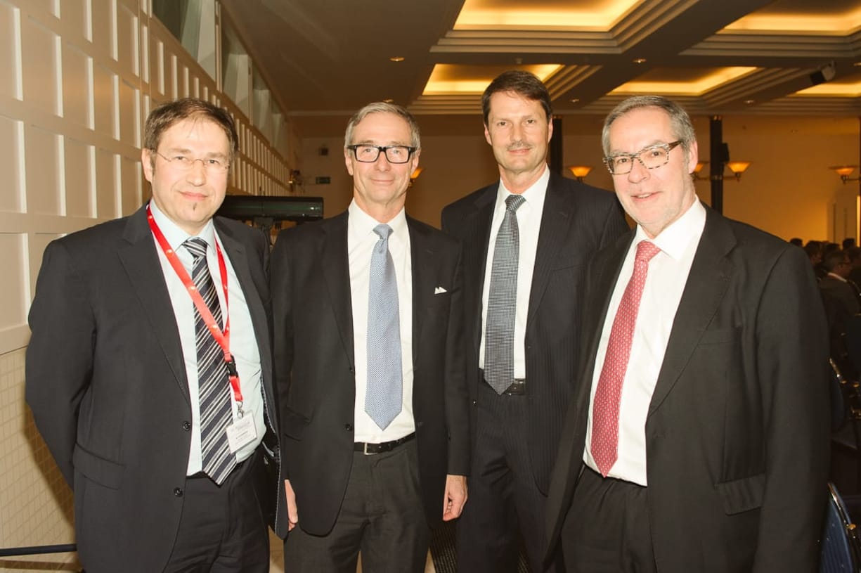 Die Panelisten. Urs Aebischer, Executive Director, Swiss Innovation Partners AG; Daniel Küng, CEO, Switzerland Global Enterprise; Dominik Köchlin, VR-Präsident, Sunrise Communications AG; Alexander Tschäppät, Stadtpräsdient von Bern