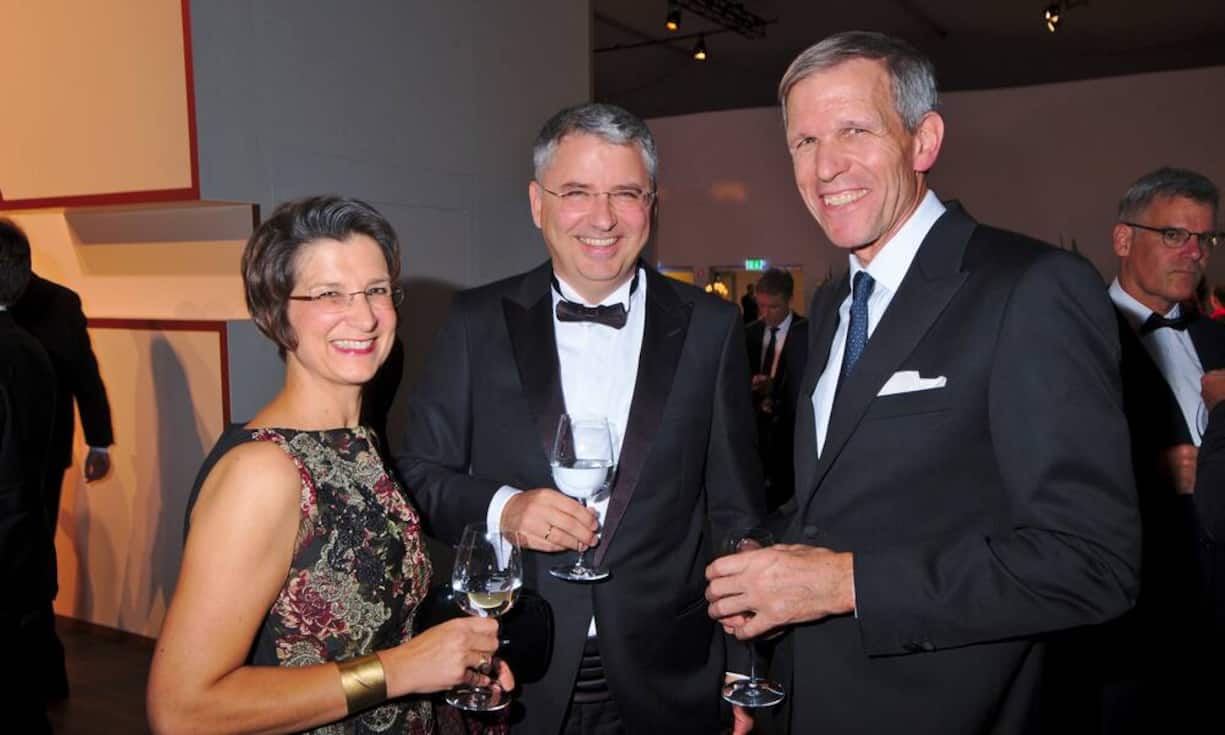 Ingeborg Schwan;
Severin Schwan, CEO, Roche;
Calvin Grieder, Präsident, Bühler Uzwil