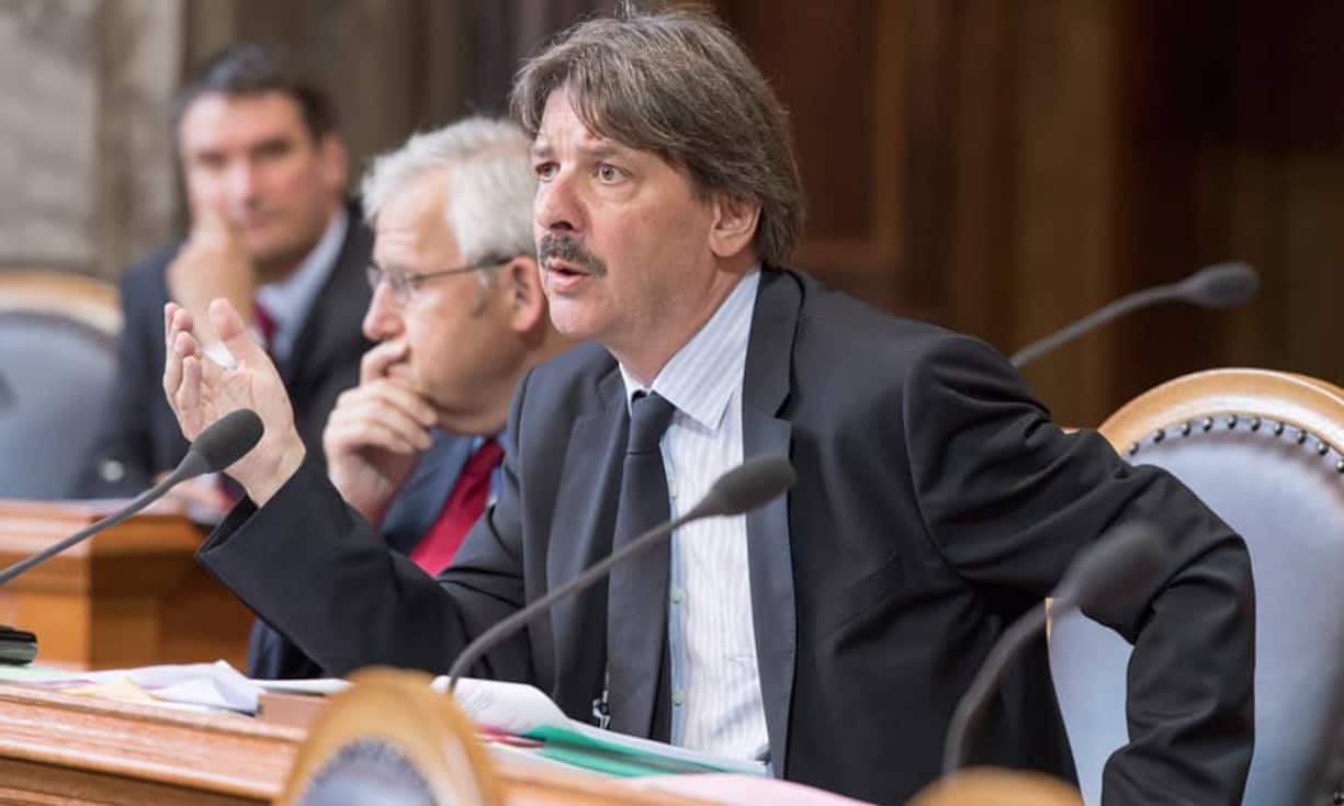 Weniger verdienen jene Präsidenten, welche die Interessen der Arbeitnehmer vertreten: Der Gewerkschaftsbund-Präsident Paul Rechsteiner erhält 54’000 Franken pro Jahr…