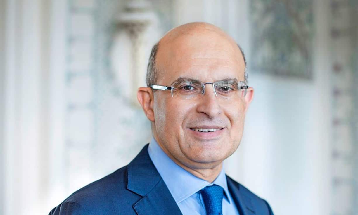 Gilbert GhostineCEO FirmenichSeit zwei Jahren leitet der gebürtige Libanese den verschwiegenen Westschweizer Duft- und Aromaspezialisten Firmenich. Die 40 Mitglieder der Gründerfamilie halten weiterhin alle Anteile an dem Unternehmen, das dank des Umsatzes von über drei Milliarden Franken hinter Marktführer Givaudan die Nummer zwei der Welt im Geschäft mit Duftstoffen und Aromen ist.