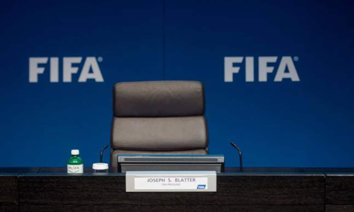 02.06.2015, 18.45 Uhr: Joseph «Sepp» Blatter tritt zurück. Er wird einen ausserordentlichen Kongress einberufen, auf dem sein Nachfolger bestimmt werden muss. Dieser soll «möglichst bald» stattfinden. Bis dahin bleibt Blatter im Amt. Bilder: Keystone