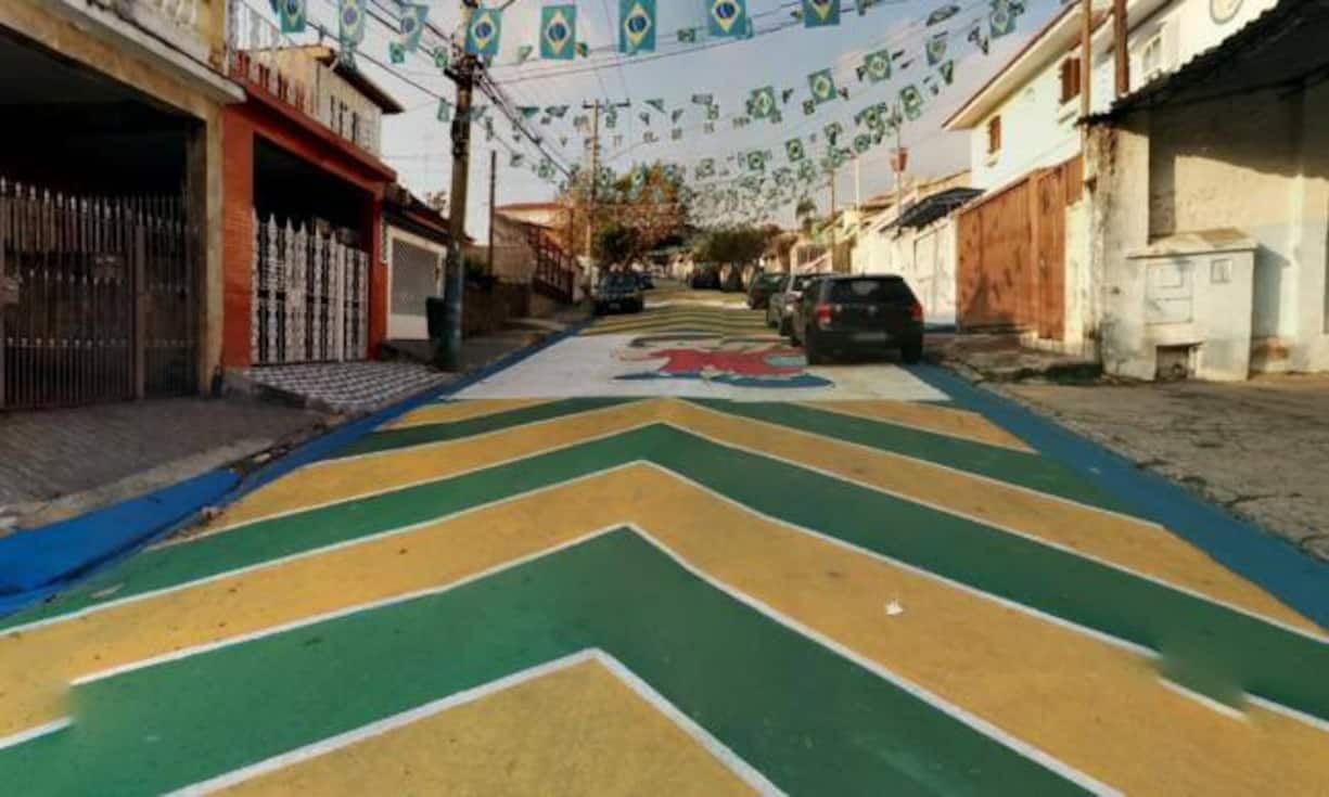 Wegweiser braucht es nicht - hier ist alles bereit für die Fussballweltmeisterschaft 2014.Google