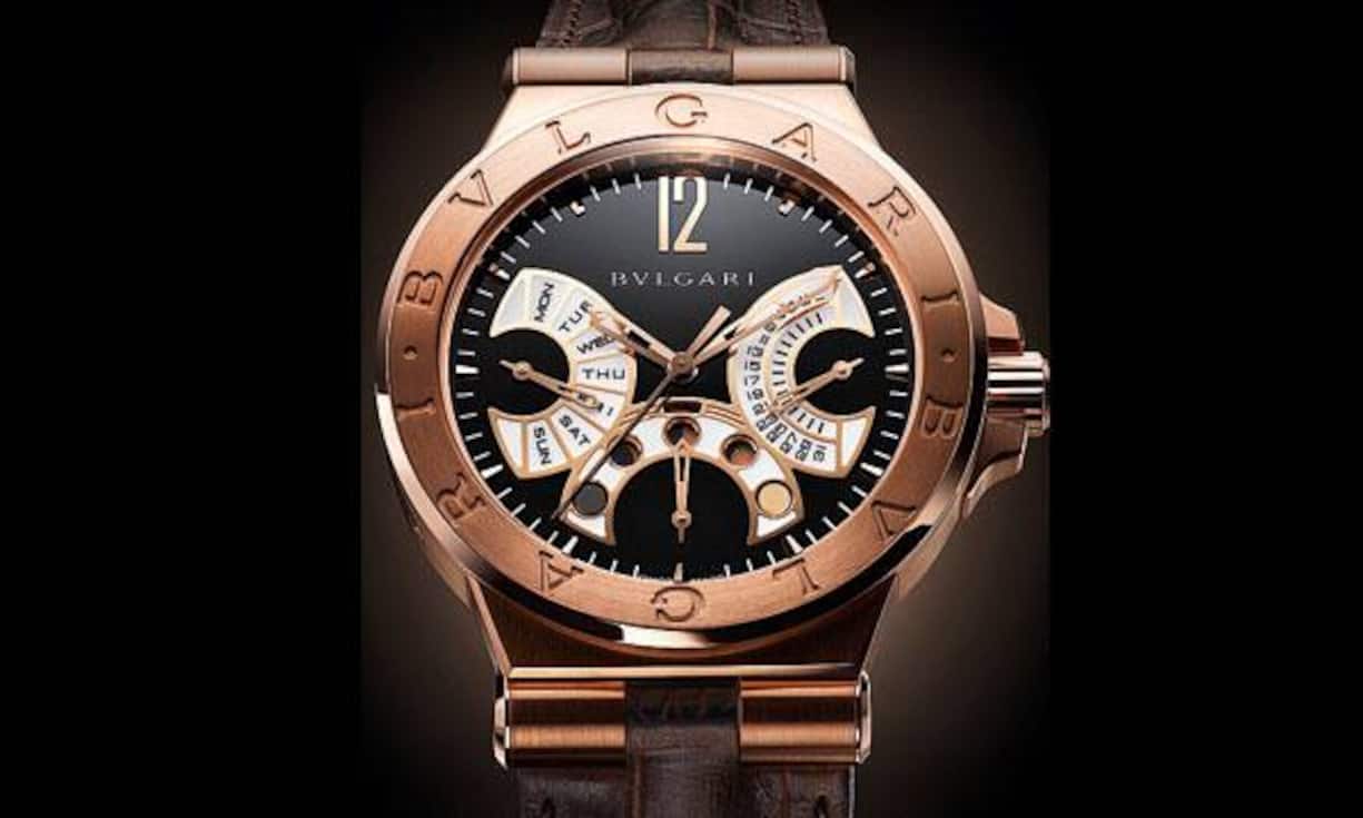 Retrograder Charme: Niemand wird Bulgari vorwerfen können, sich nicht gewaltig anzustrengen. Die Römer mit dem Flair für Technik und Form erweitern unsere Vorstellungen von einer sportlichen Herrenuhr mit 
der Diagono Phases de Lune. Gérald Genta hatte die Idee, den Markennamen auf die Lünette zu gravieren. Seine Nachfolger setzten ein Zeichen mit der retrograden Kalenderanzeige. In Rotgold: 42 000 Franken.