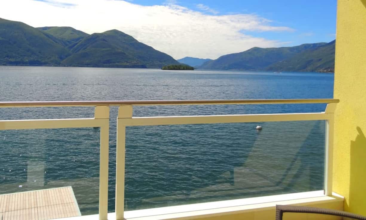 Als Touristenort und Wohngegend ist Ronco sopra Ascona vor allem bekannt wegen seiner schönen Aussicht, die ihm den Beinamen «Balkon über dem Lago Maggiore» eingebracht hat.