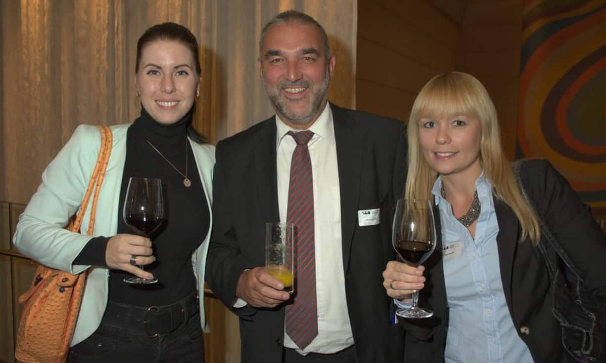 Mandy Neitzel, Projektleiterin;
Daniel Dennler, CEO, DOGIT GmbH;
Katja Bischof, Prozessmanagerin, Swisscom (Schweiz)AG